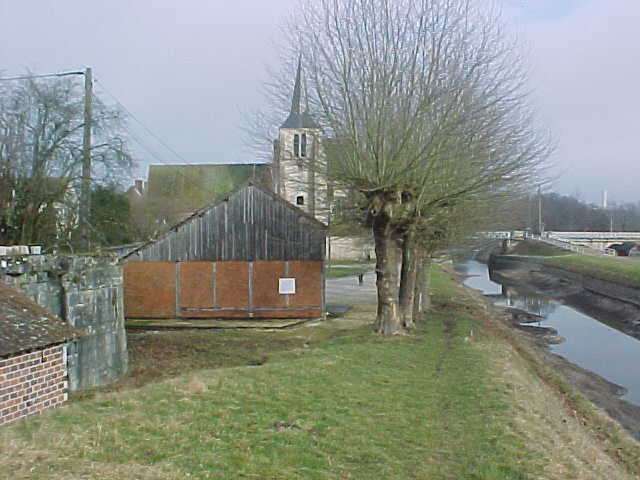 508 - L'EGLISE ET LE CANAL.jpg